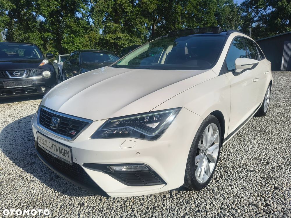 Seat Leon 1.5 eTSI OPF DSG FR Black Edition - 2