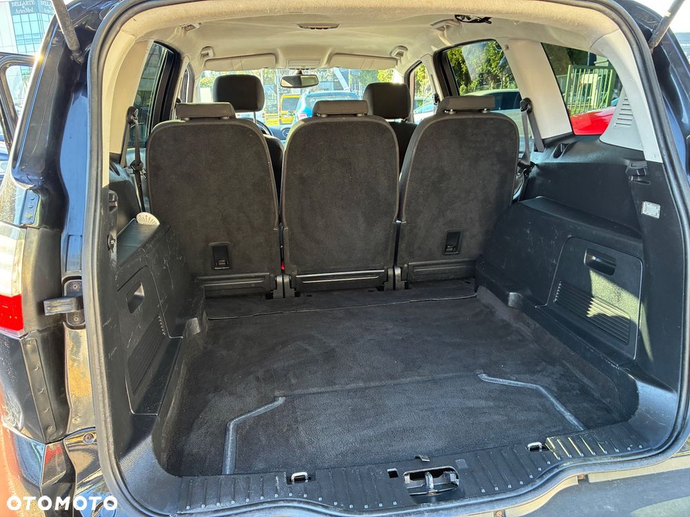 Ford S-Max - 17