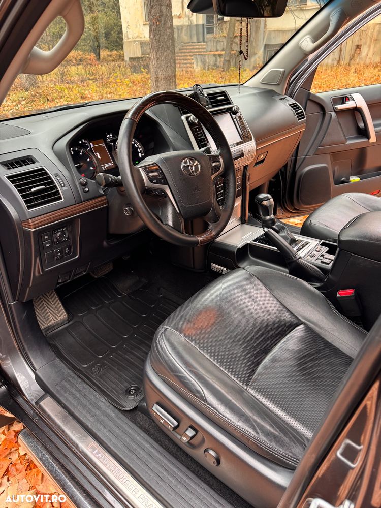 Toyota Land Cruiser 2.8l Turbo D-4D A/T Luxury - 7