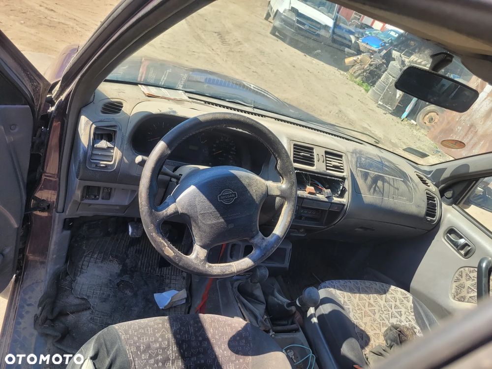 NISSAN TERRANO II 2 fotel fotele kanapa deska kokpit podsufitka boczek boczki klamka podłokietnik licznik prędkościomierz - 2