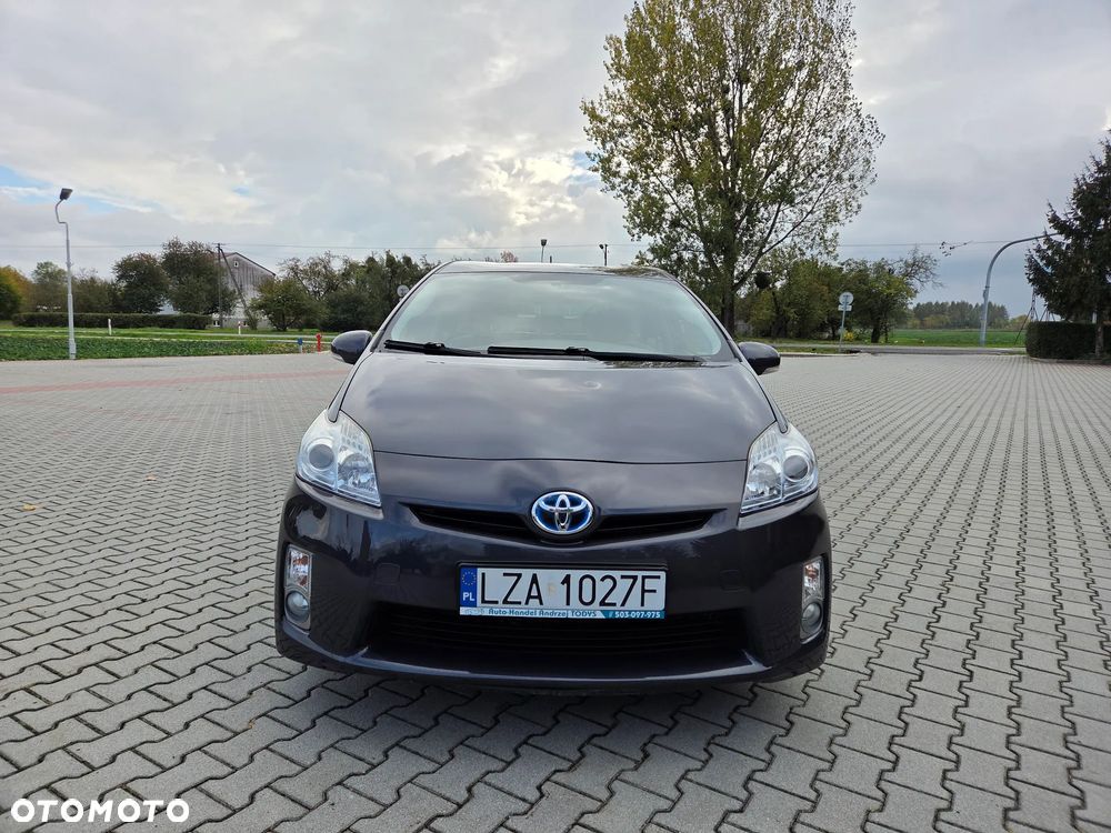 Toyota Prius (Hybrid) Life - 8