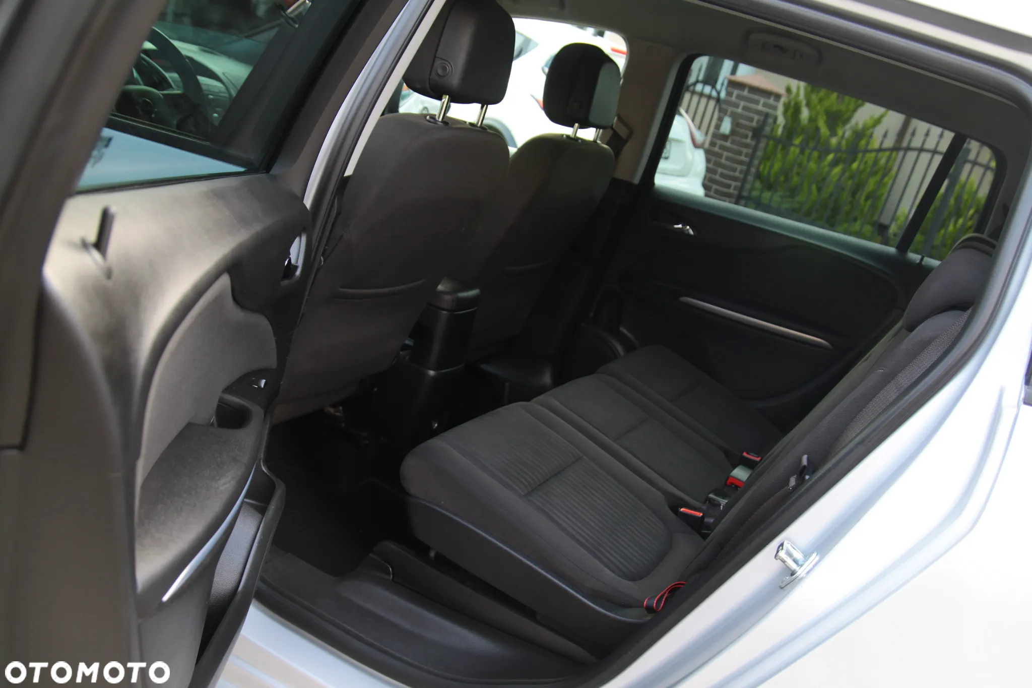 Opel Zafira - 11