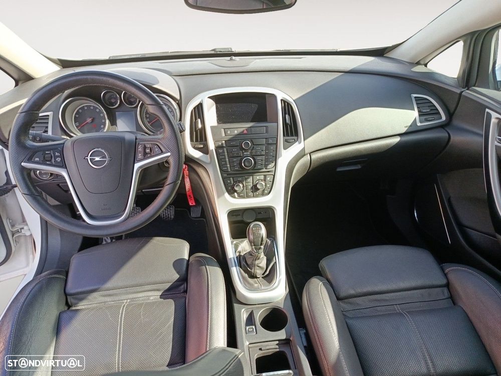 Opel Astra GTC 1.4 T - 10