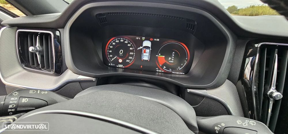 Volvo XC 60 2.0 T8 PHEV R-Design AWD - 20