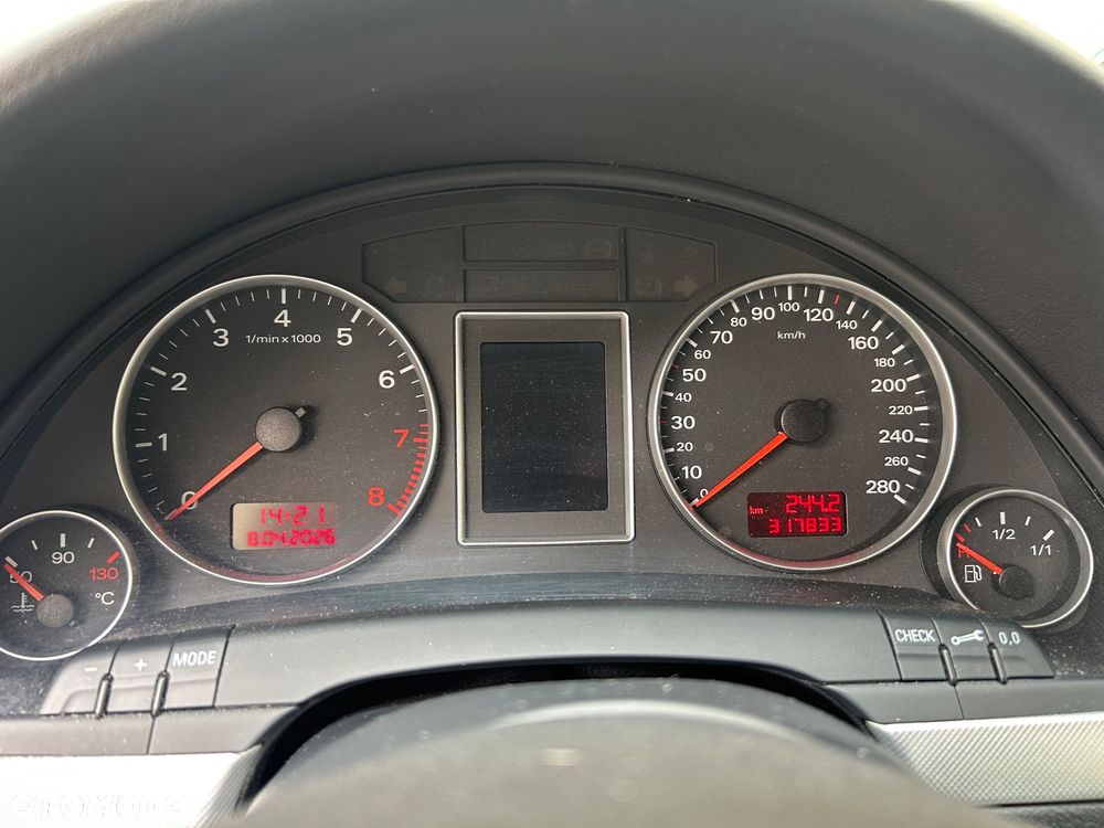 Audi A4 Avant 2.0 T FSI quattro - 7