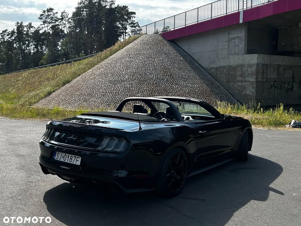 Ford Mustang - 4