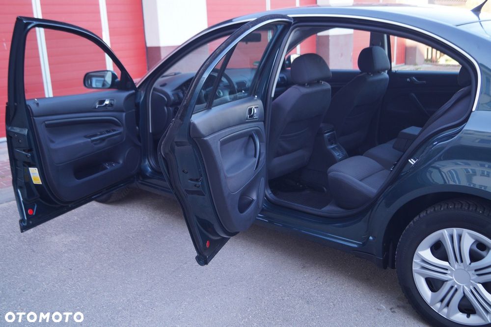 Skoda Superb 2.0 Exclusive - 14
