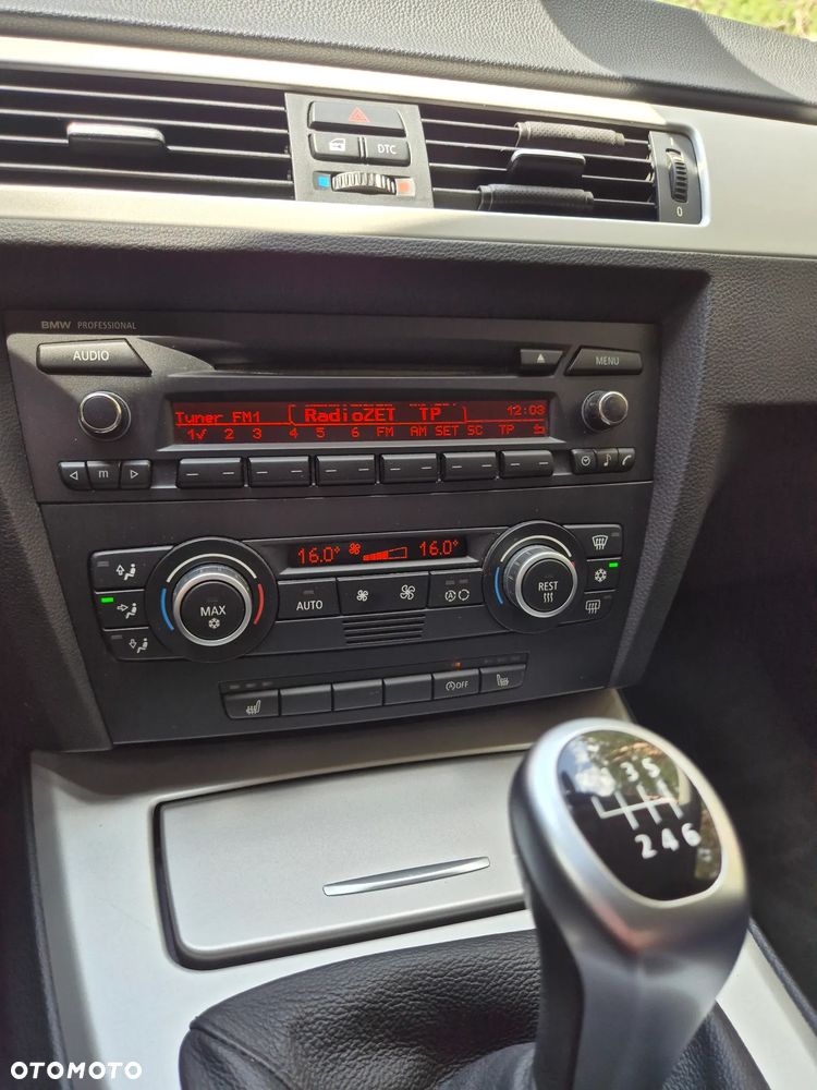 BMW Seria 3 320i - 21