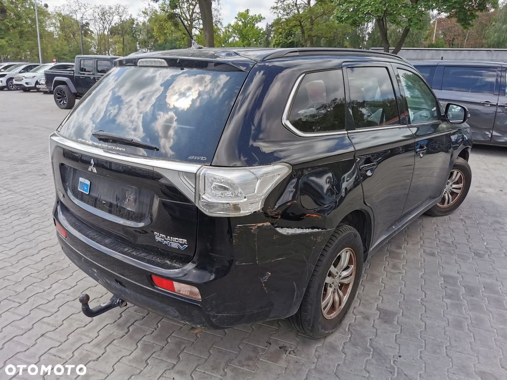 Mitsubishi Outlander Intense + - 9