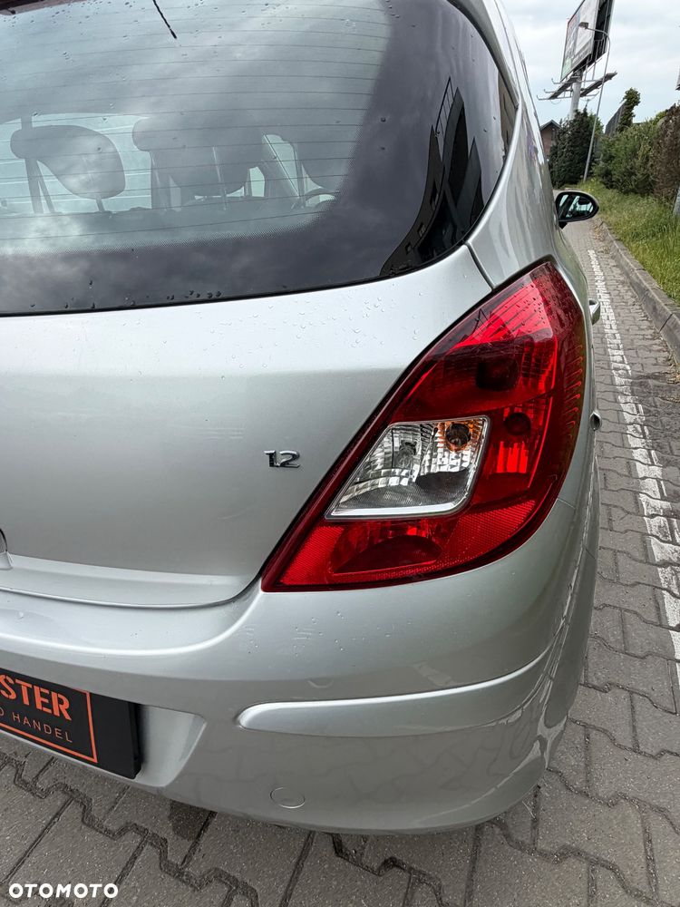 Opel Corsa 1.2 16V Innovation - 10