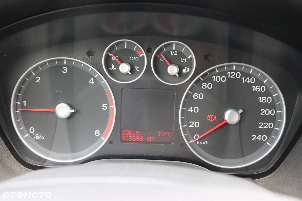 Ford Focus 1.8 TDCi FX Silver / Silver X - 11