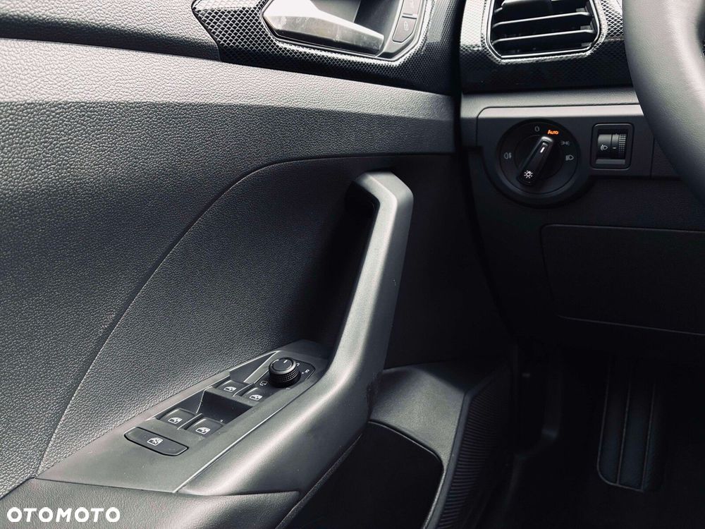 Volkswagen T-Cross - 21