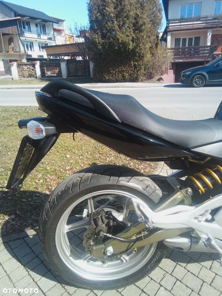 Kawasaki ER - 7