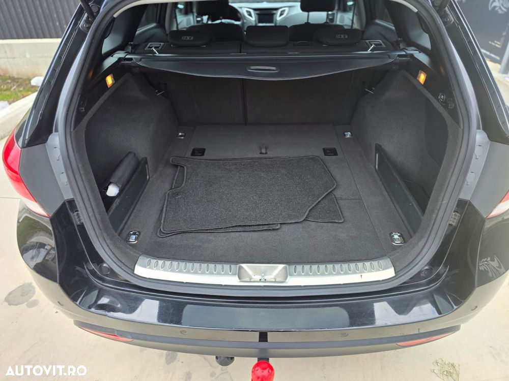 Hyundai i40 i40cw 1.7 CRDi Fifa World Cup Edition - 24