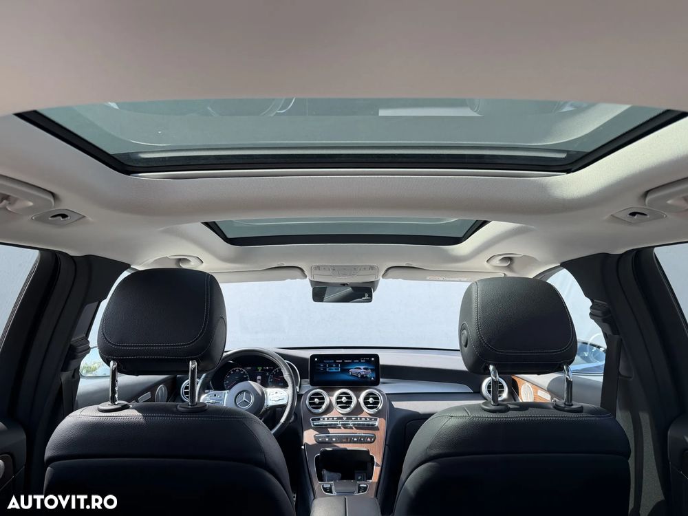 Mercedes-Benz GLC 300 e 4MATIC - 36