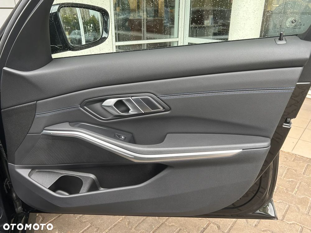 BMW Seria 3 320d xDrive M Sport Shadow sport - 18