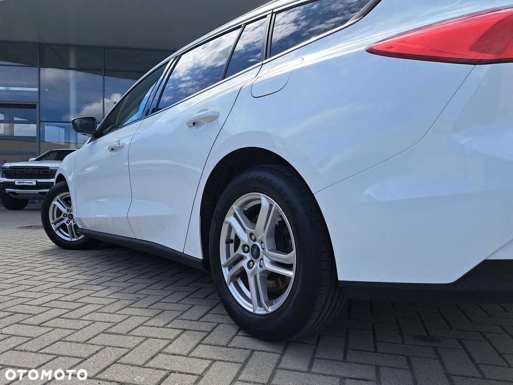 Ford Focus 1.0 EcoBoost Titanium Business - 4