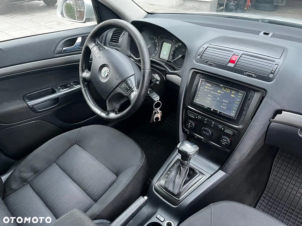 Skoda Octavia 2.0 TDI DSG Elegance - 9