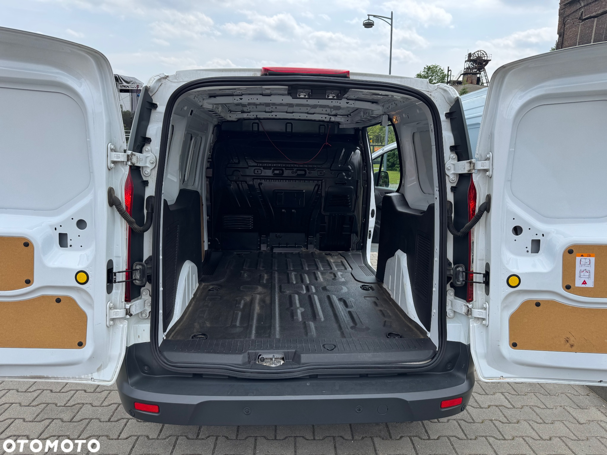 Ford Transit Connect - 11