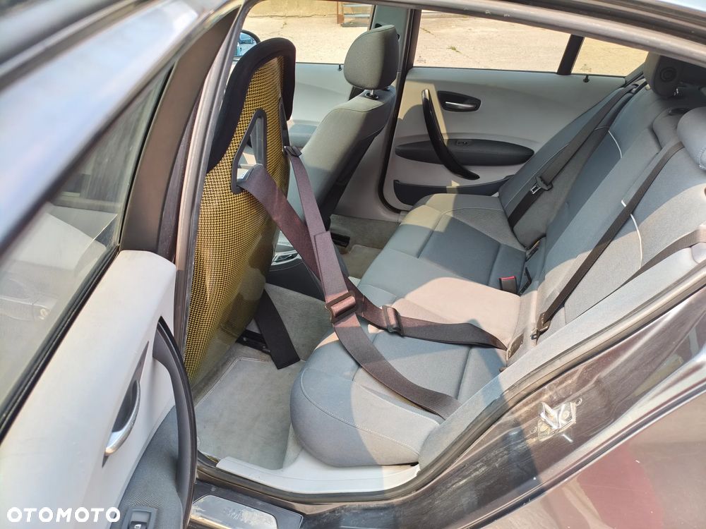 BMW Seria 1 130i - 13