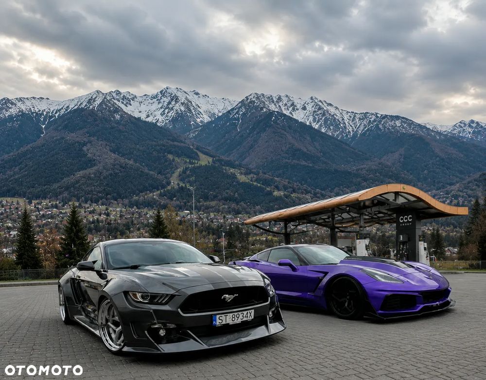 Ford Mustang - 2