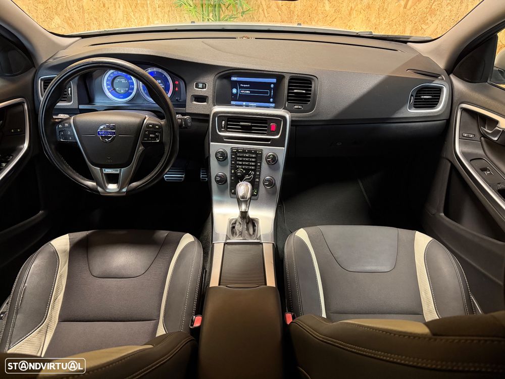 Volvo V60 1.6 D2 Drive R-Design Powershift Start/Stop - 16
