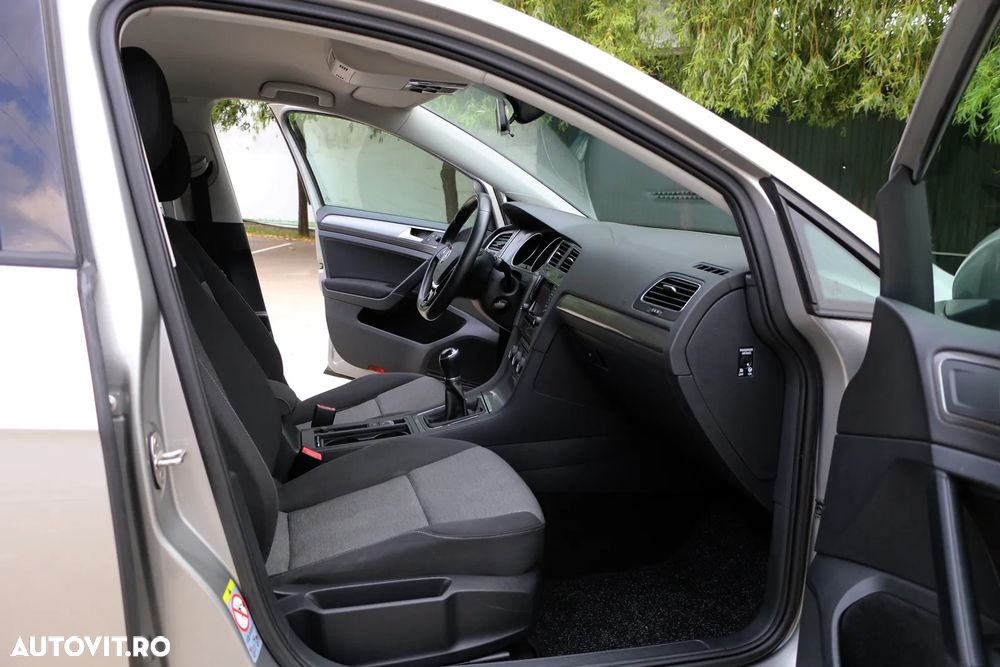 Volkswagen Golf - 13