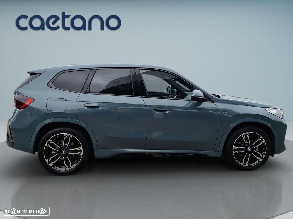 BMW iX1 eDrive20 Pack Desportivo M - 9