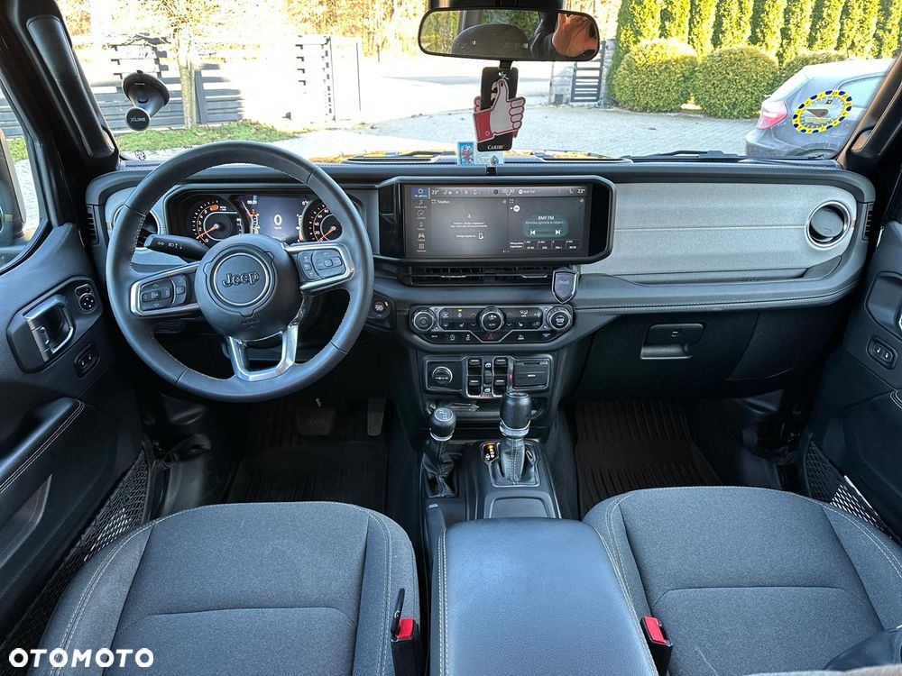 Jeep Wrangler - 4