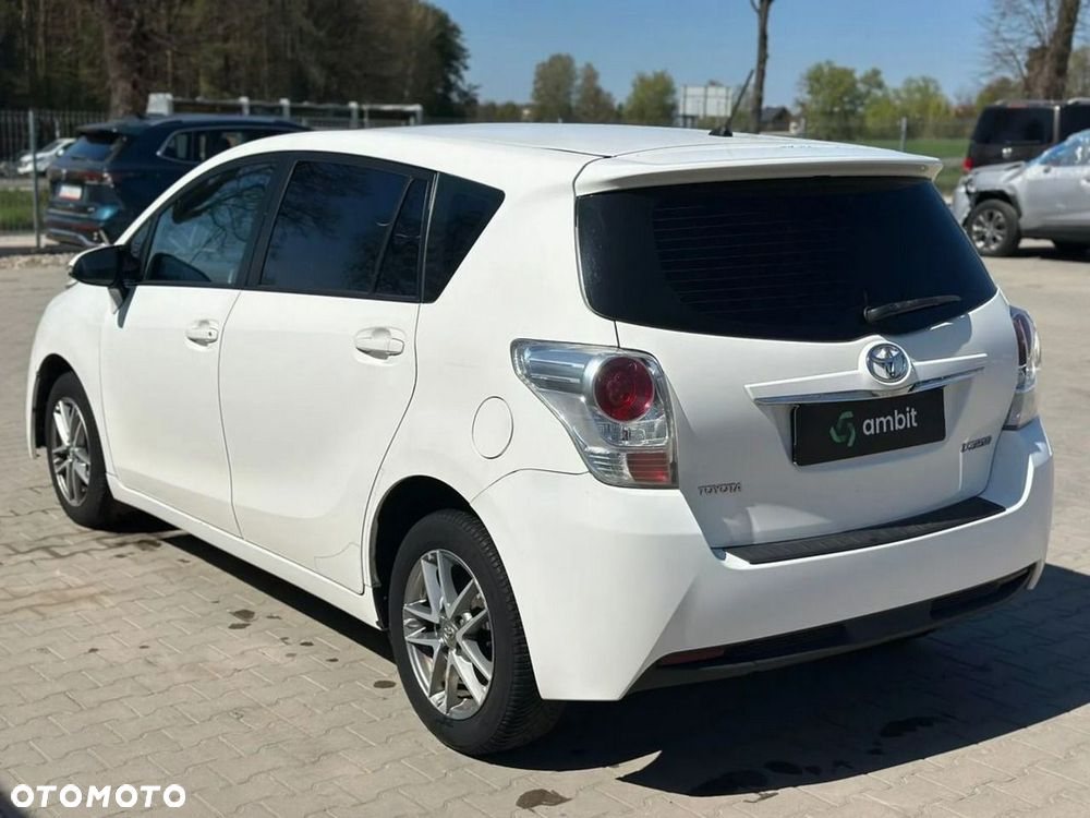 Toyota Verso - 7