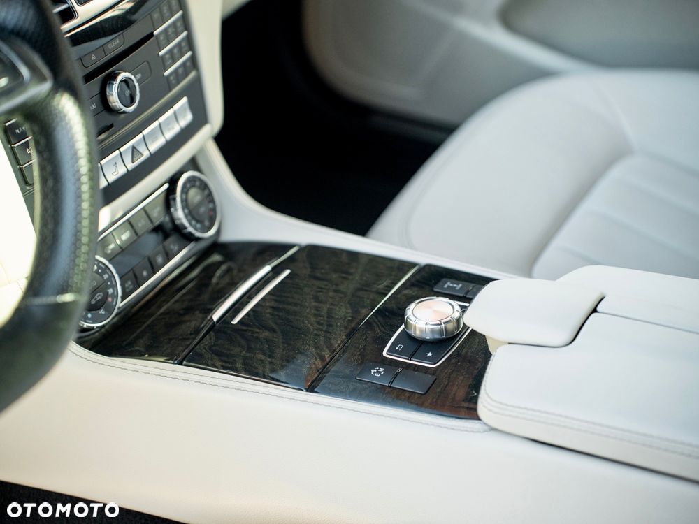 Mercedes-Benz CLS 500 4Matic BlueEFFICIENCY 7G-TRONIC Edition 1 - 26