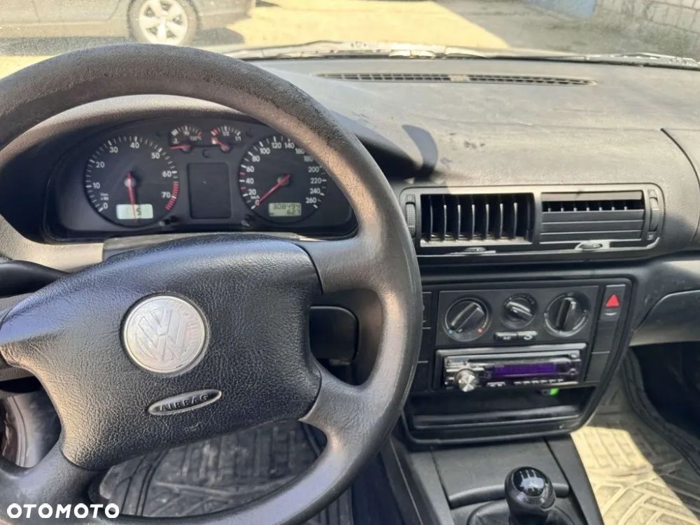 Volkswagen Passat Variant 1.6 - 3