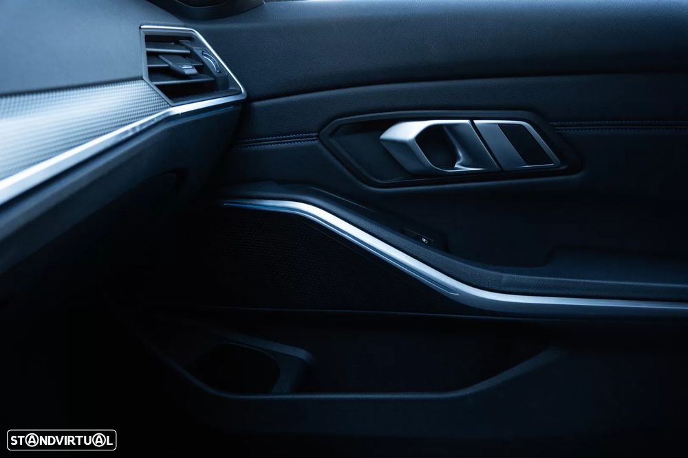 BMW 330 e Pack M Auto - 9