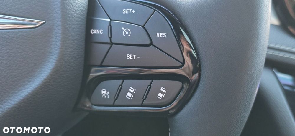 Chrysler Pacifica - 21