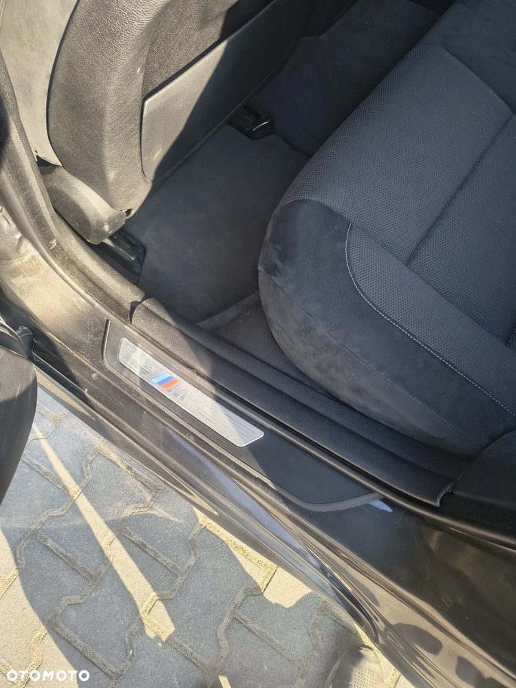 BMW Seria 5 520d M Sport - 23