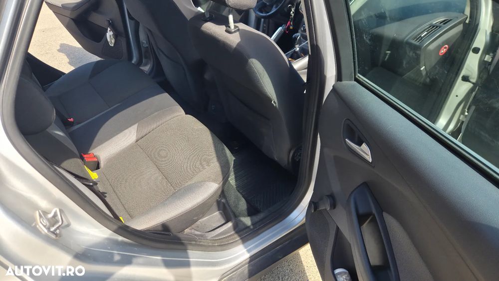 Ford Focus 1.6 TDCI DPF Trend - 11