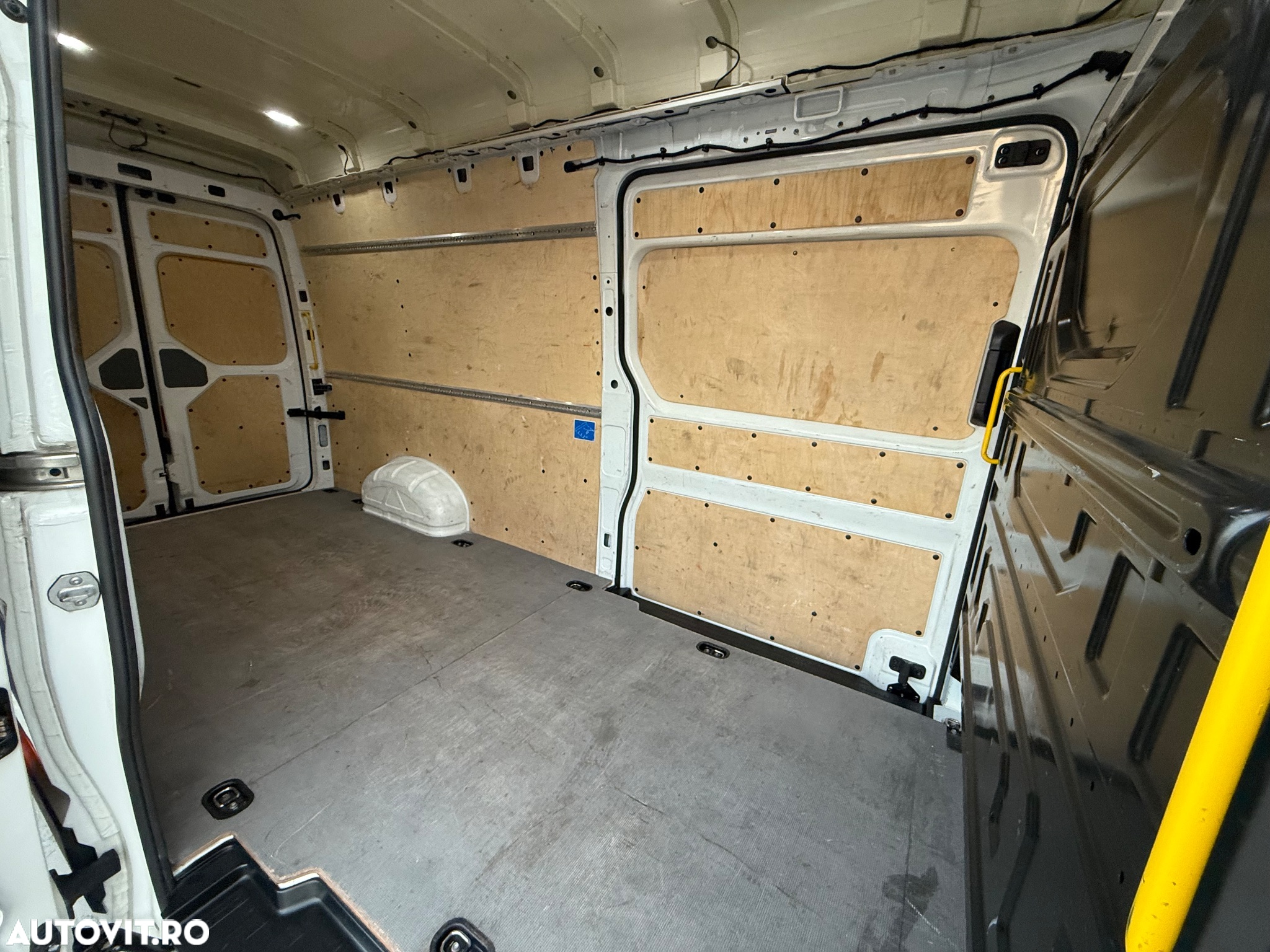 Volkswagen Crafter - 24