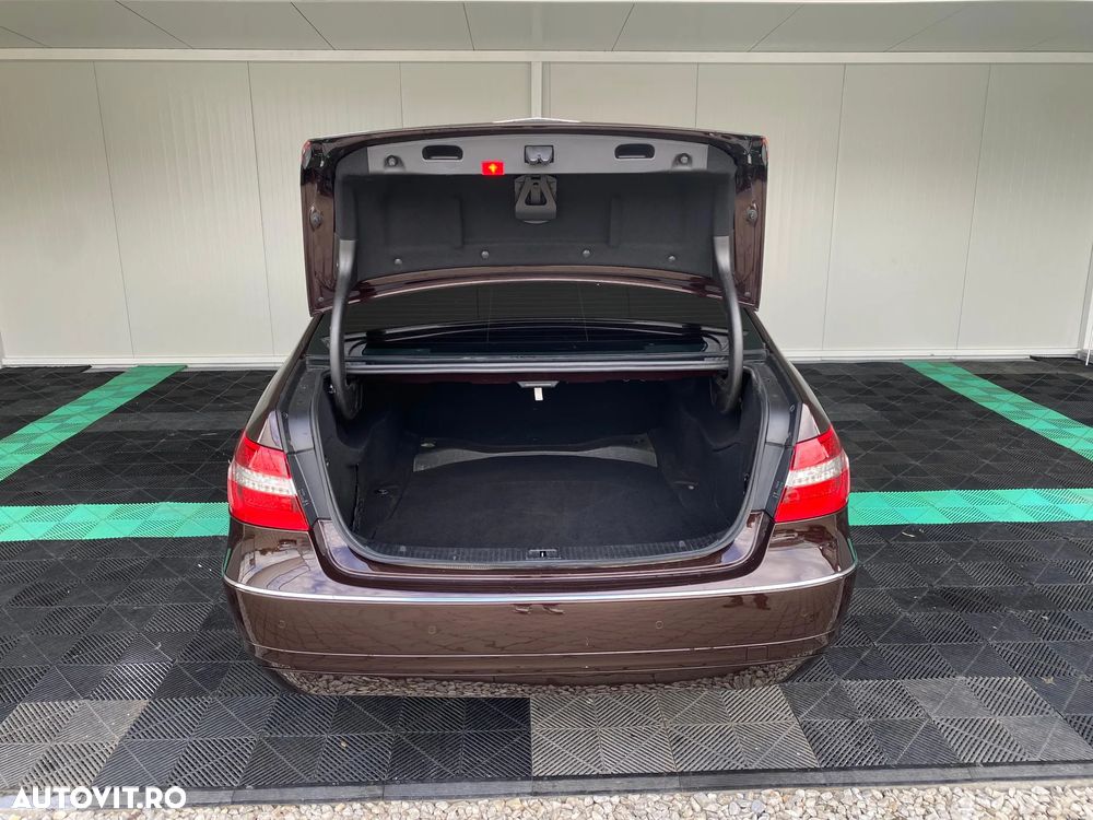 Mercedes-Benz E - 13