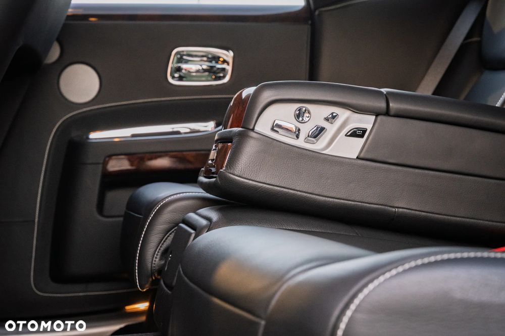 Rolls-Royce Ghost - 26