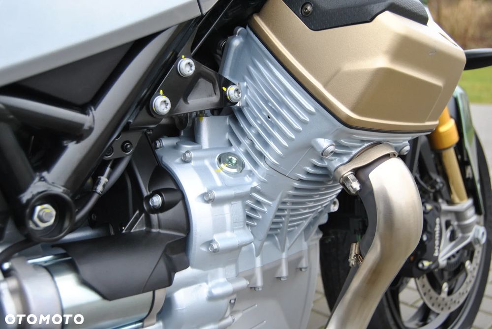 Moto Guzzi V100 Mandello - 27