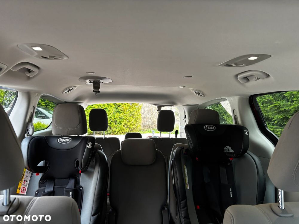 Chrysler Pacifica - 11