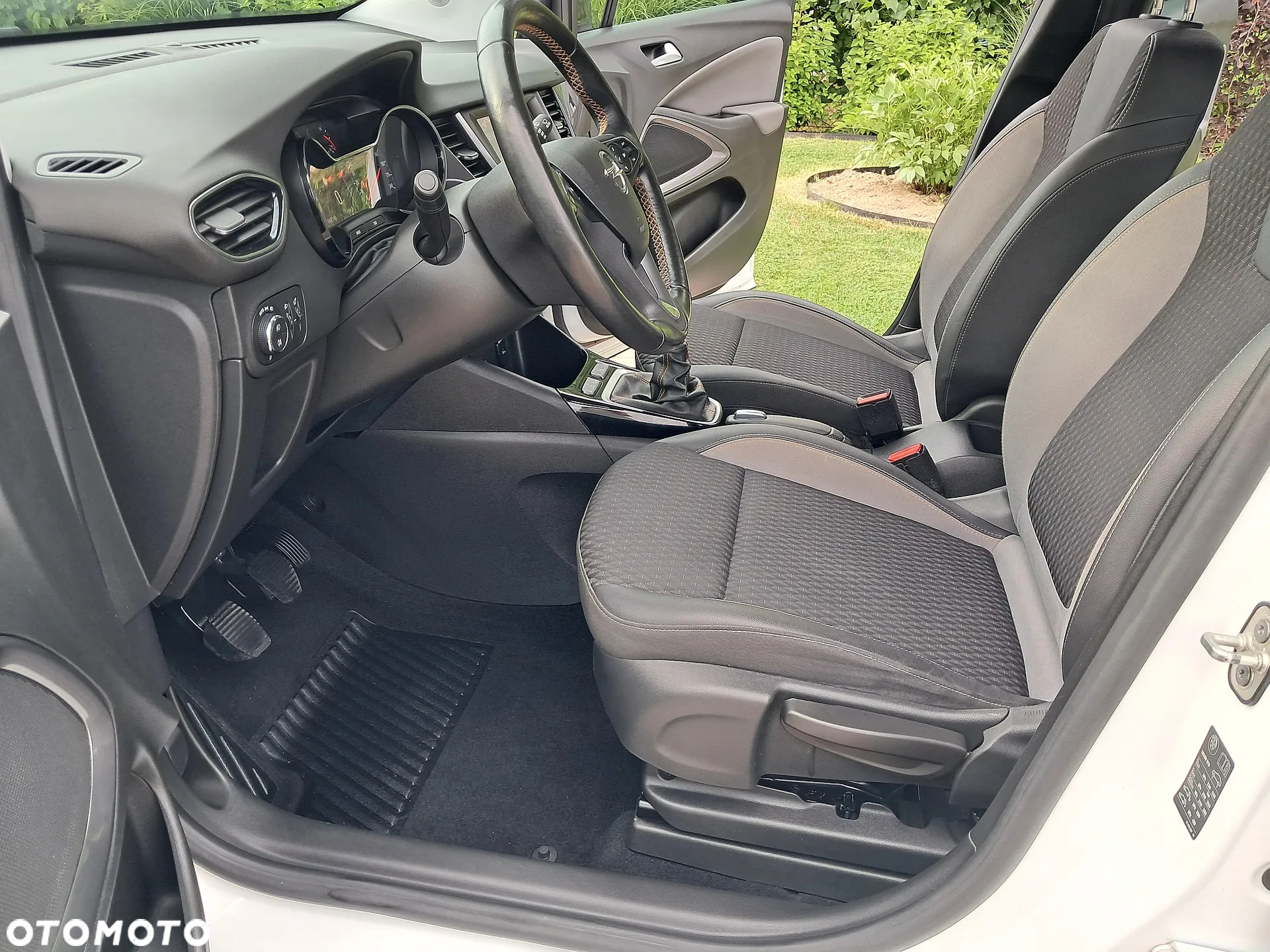 Opel Crossland X - 15