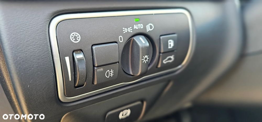 Volvo V60 T5 Drive-E Dynamic Edition (Momentum) - 18