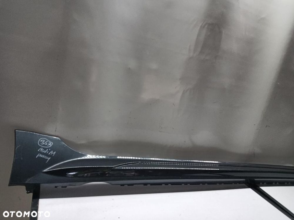 LISTWA PROGOWA PRAWA AUDI A1 82A853856 - 2