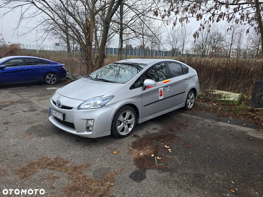 Toyota Prius (Hybrid) - 2