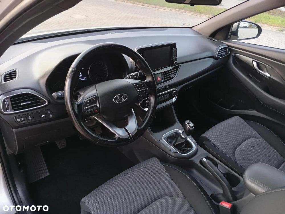 Hyundai i30 1.4 Comfort - 14