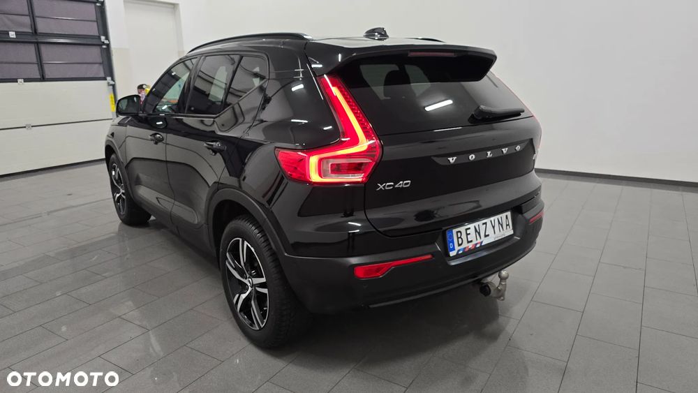 Volvo XC 40 B4 B DKG Plus Black Edition - 4