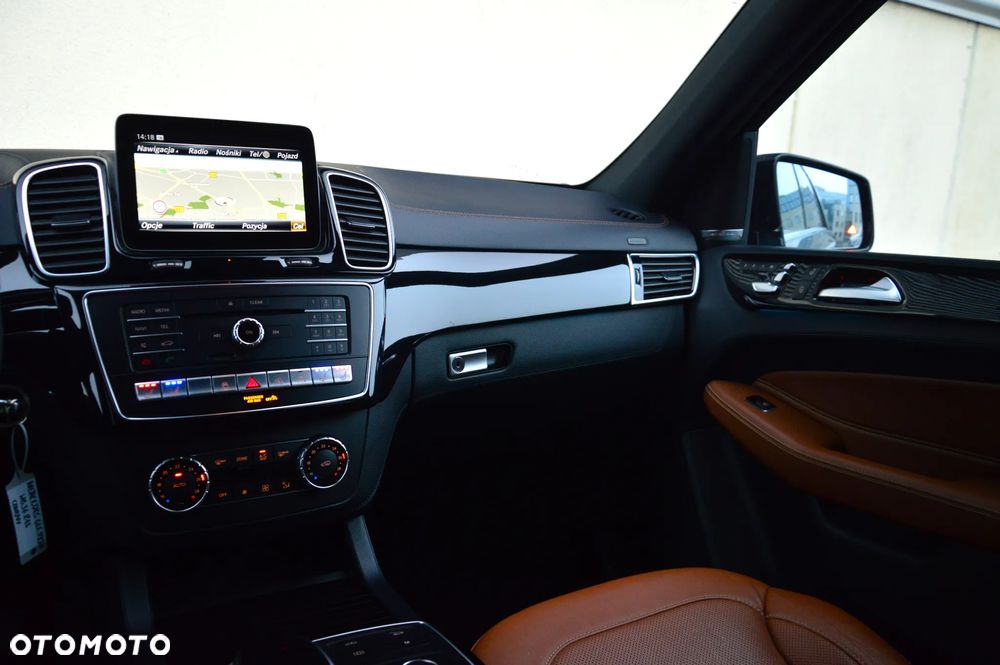 Mercedes-Benz GLE - 22