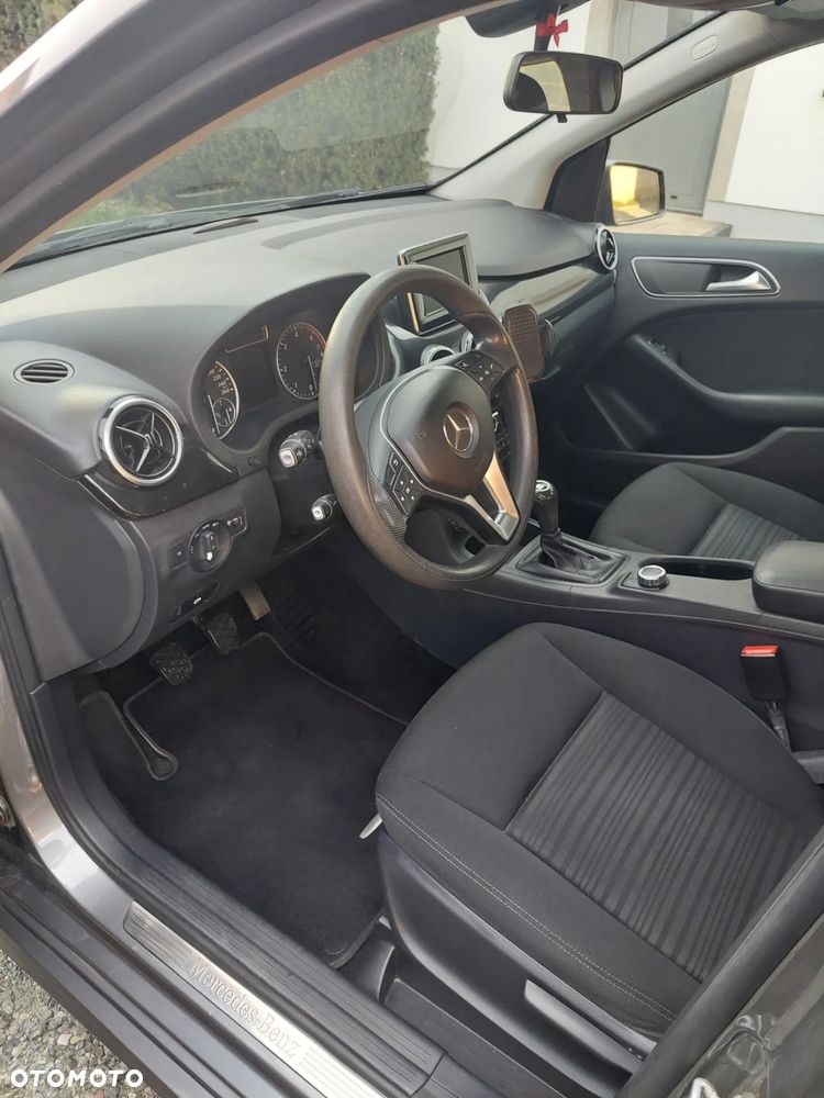 Mercedes-Benz Klasa B 180 d BlueEFFICIENCY Edition Style - 6