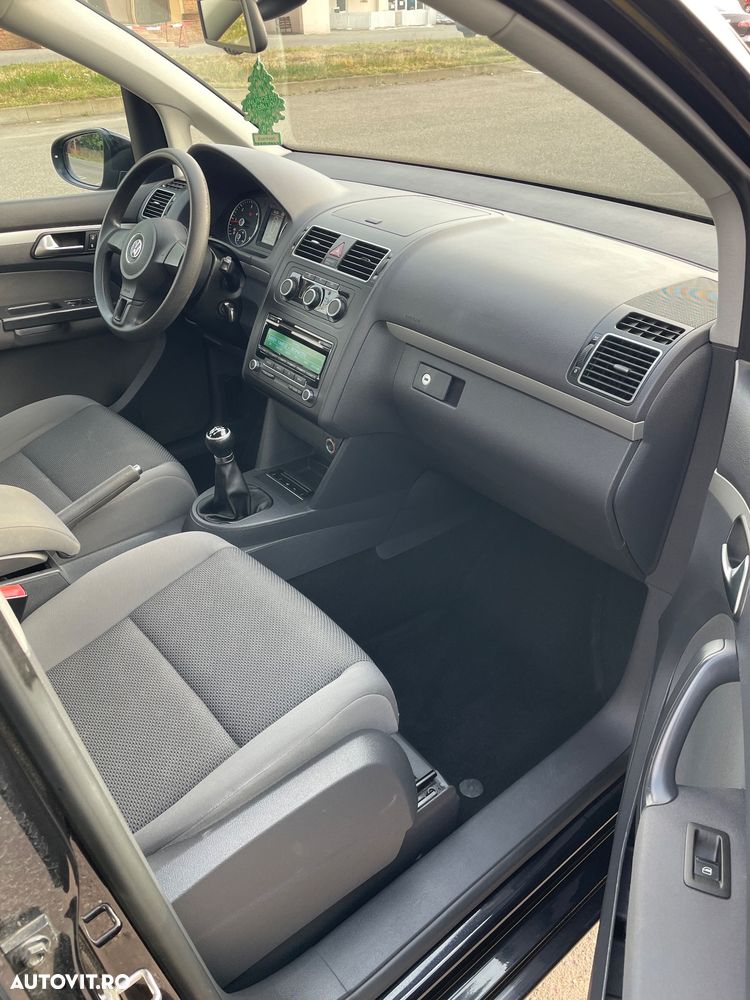 Volkswagen Touran - 9